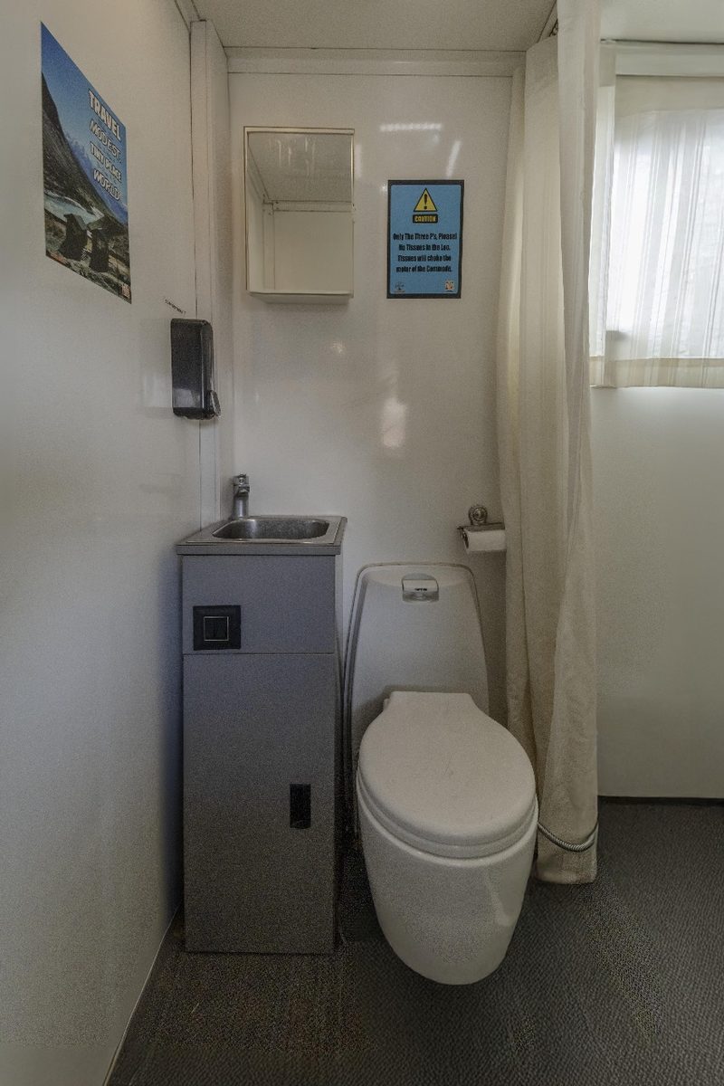 Working washroom with commode